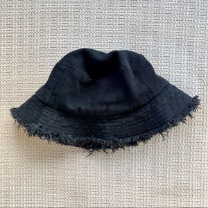 black bucket hat // urban outfitters